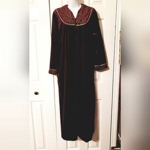 Zip Front Robe S